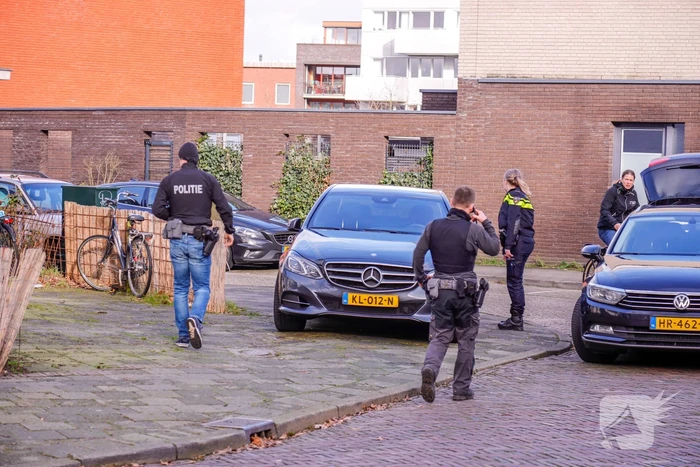 Arrestatieteam haalt man uit woning