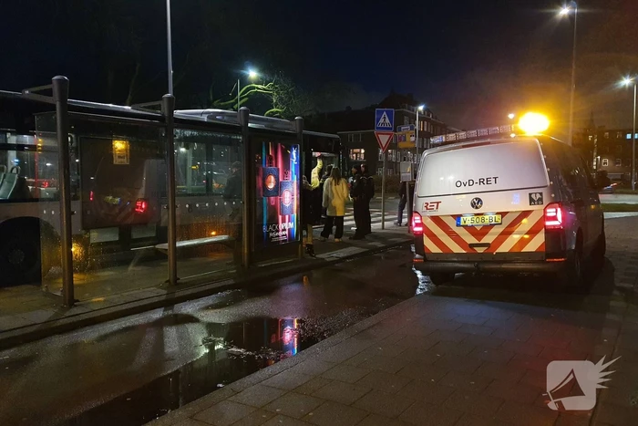 Ruit van bus kapot na verkeersruzie