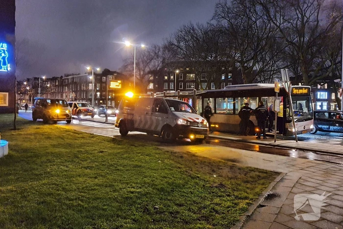 Ruit van bus kapot na verkeersruzie