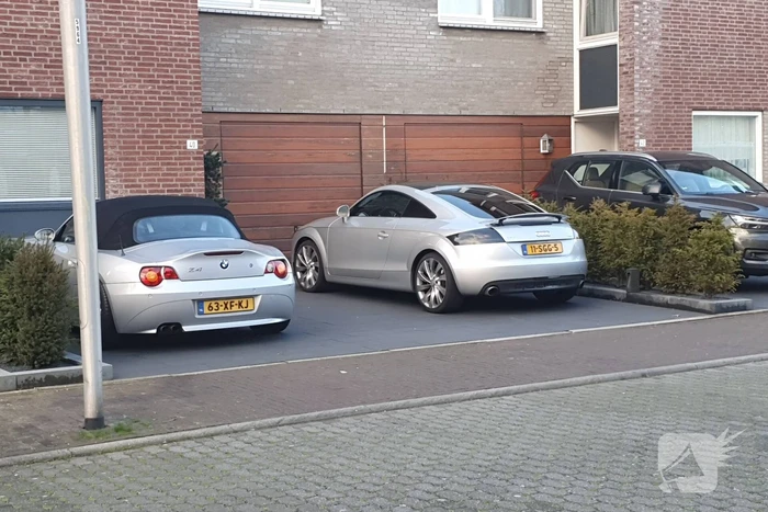 Politie onderzoekt woning en voertuigen voor een lopend onderzoek