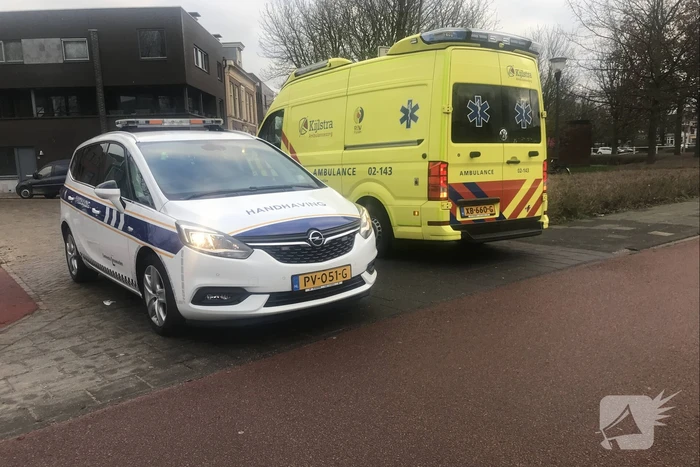 Overstekende fietsster aangereden op rotonde
