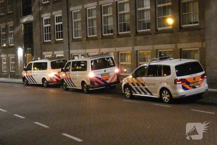 Politie doet inval in woning