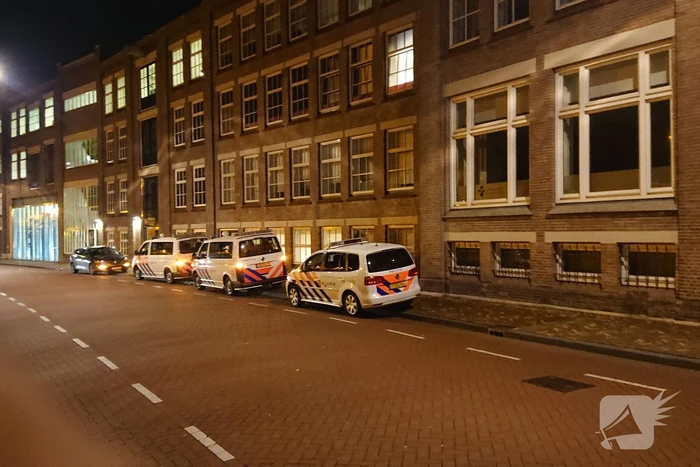 Politie doet inval in woning