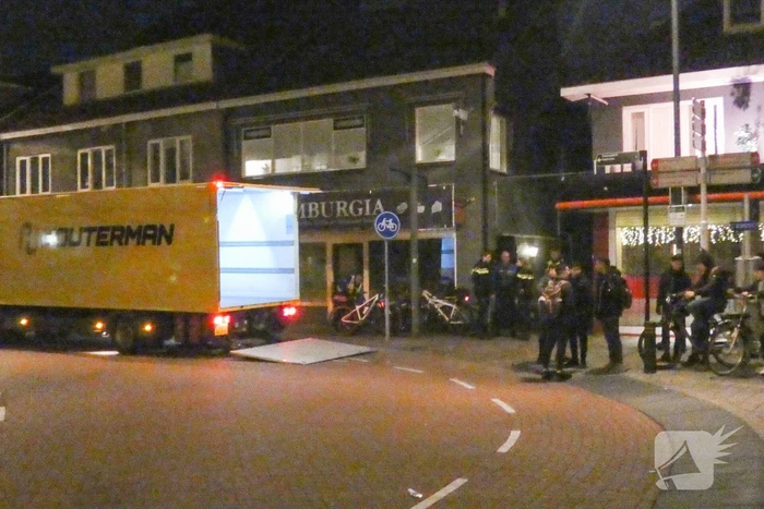 Politie doet inval in woning