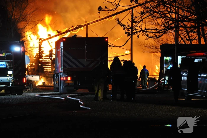 Paarden gered van grote brand op manege