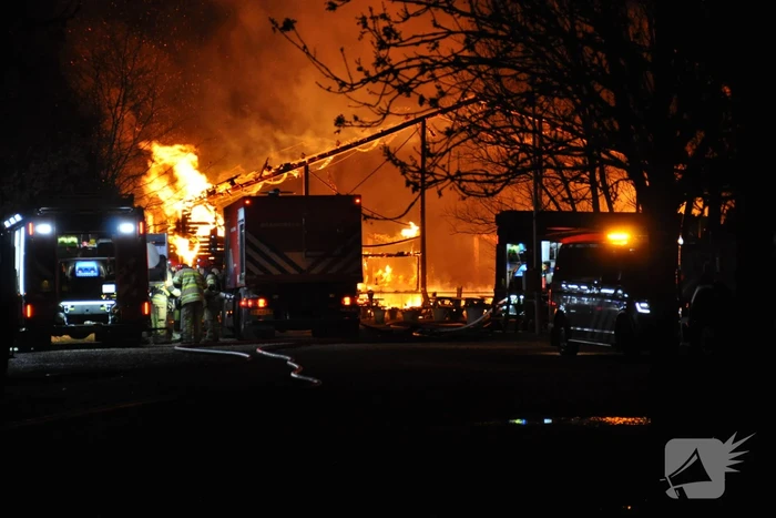Paarden gered van grote brand op manege