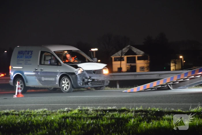 Flinke schade bij aanrijding op snelweg