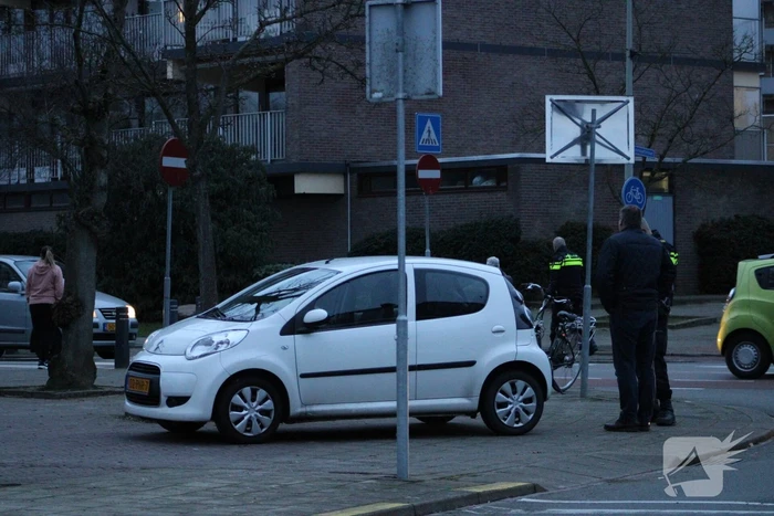Scootmobiel aangereden door personenauto