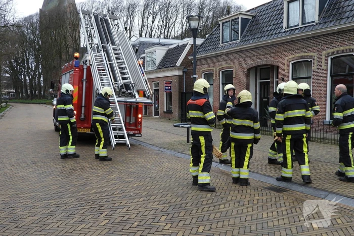 Stuk dak van woning gewaaid