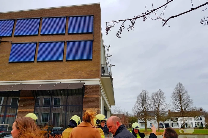 Zonnepanelen losgerukt door harde wind
