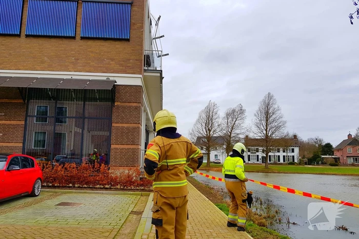 Zonnepanelen losgerukt door harde wind