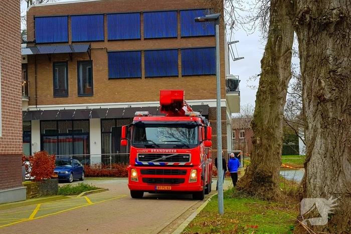 Zonnepanelen losgerukt door harde wind