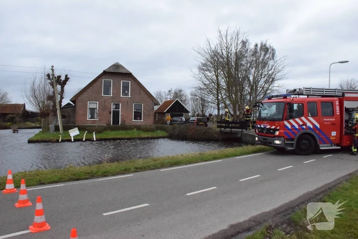 Stroompaal breekt af door harde wind