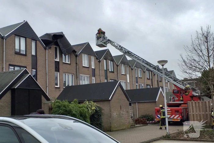 Dak van woning laat los