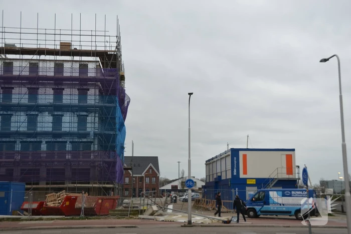 Straatmeubilair waait weg door de storm
