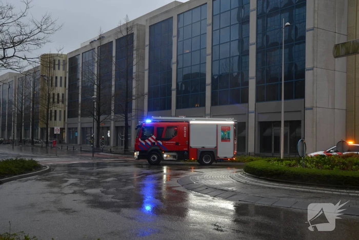 Gevaarlijke situatie door rondvliegend beplating