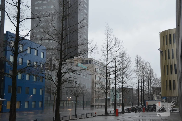 Gevaarlijke situatie door rondvliegend beplating