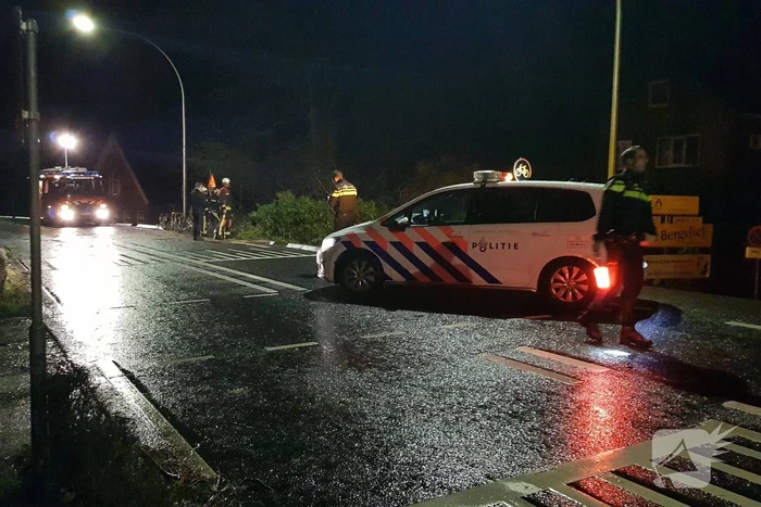 boom valt omver en blokkeert fietspad