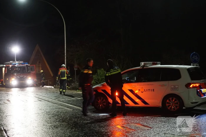 boom valt omver en blokkeert fietspad