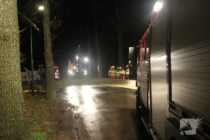 Brandweer verwijderd omgevallen boom