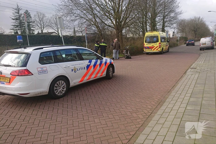 Scooterrijder en fietser botsen op elkaar
