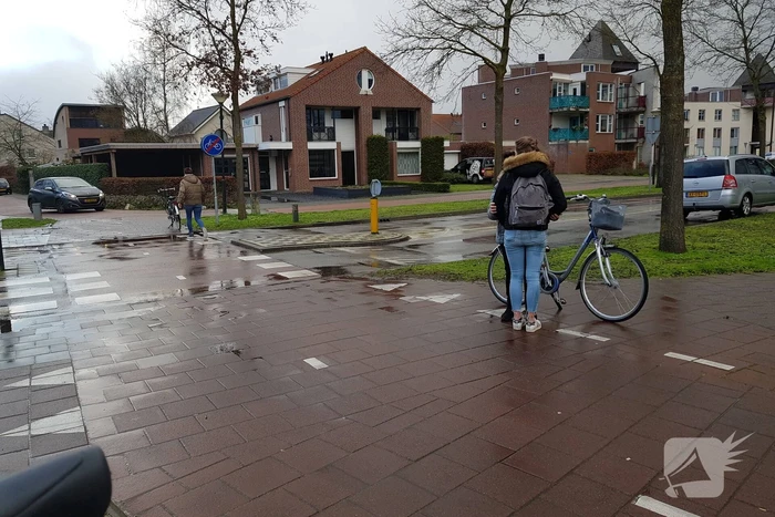 Fietser geschept bij oversteken
