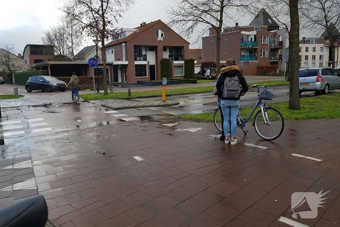 Fietser geschept bij oversteken