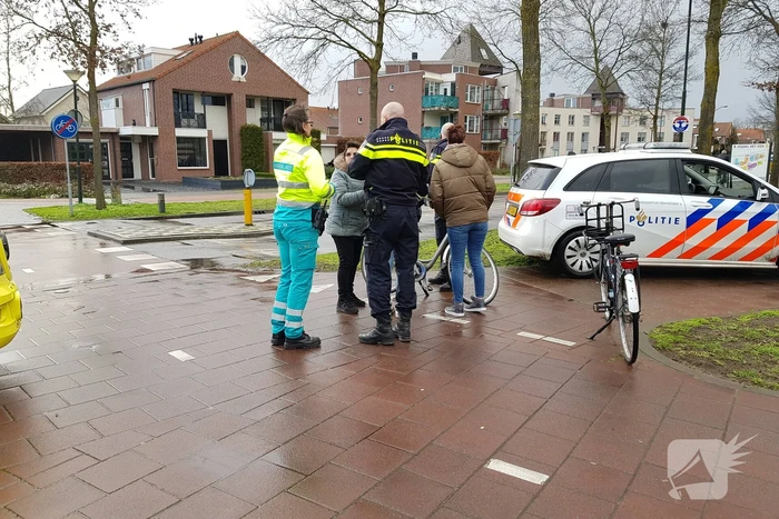 Fietser geschept bij oversteken