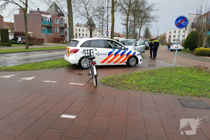 Fietser geschept bij oversteken