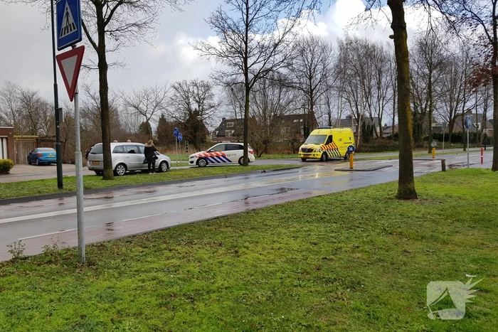 Fietser geschept bij oversteken
