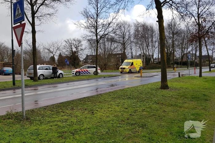 Fietser geschept bij oversteken