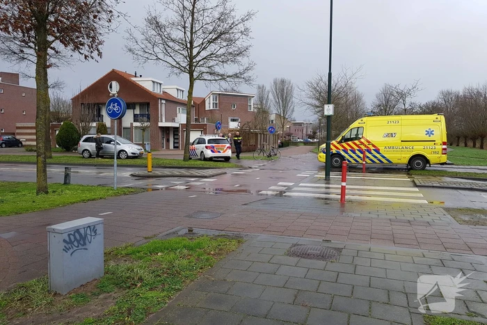 Fietser geschept bij oversteken