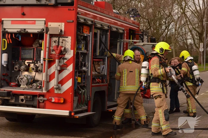 Rook uit garage leidt naar brandende spullen