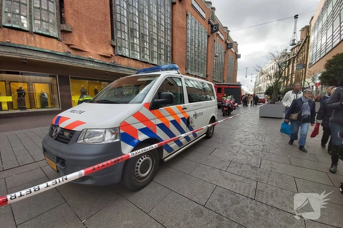 Winkelstraat afgesloten na vreemde lucht in supermarkt Albert Heijn