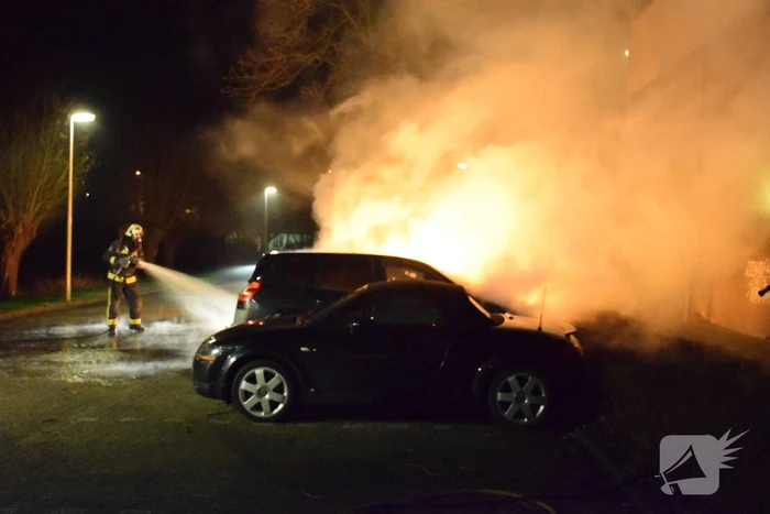 Meerdere auto's verwoest door een brand