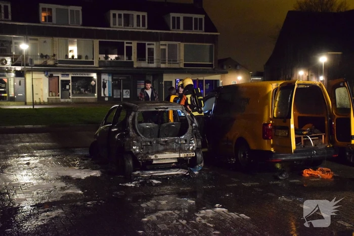 Meerdere auto's verwoest door een brand