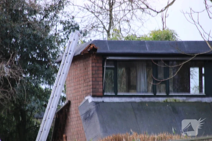 Klein brandje op dak van woning snel geblust