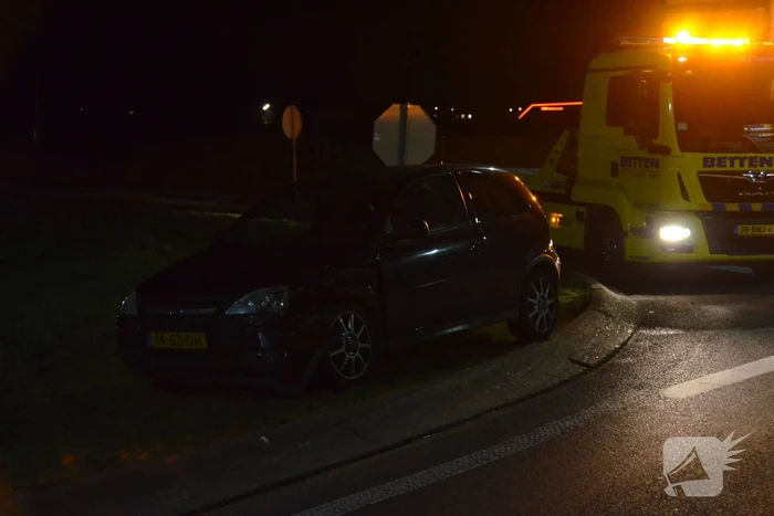 Schade na aanrijding tussen twee personenauto's