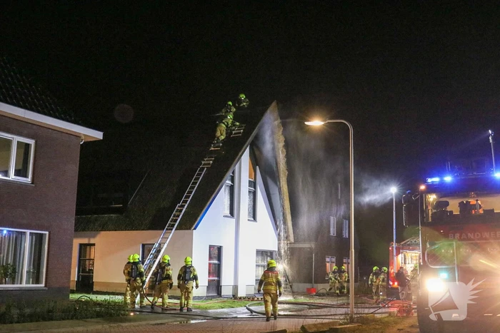 Brand in woning met rieten kap