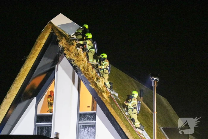Brand in woning met rieten kap