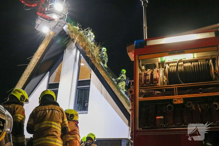 Brand in woning met rieten kap