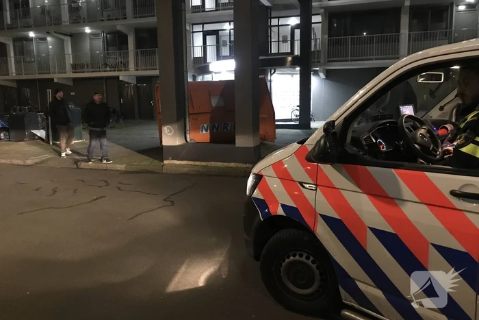 Bouwcontainer met isolatiematriaal in brand