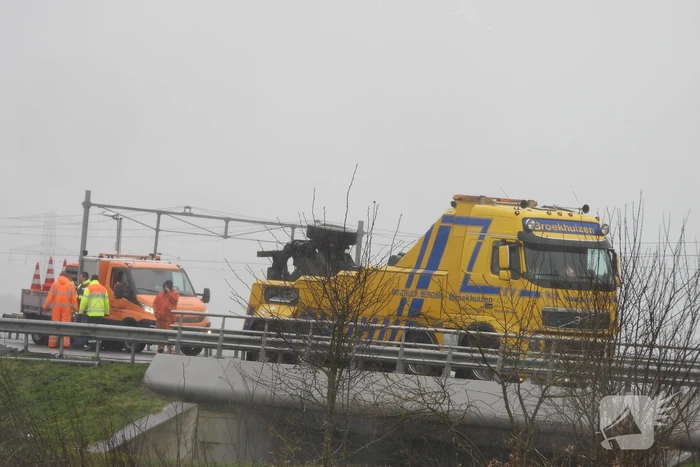 Melkwagen kantelt door harde wind