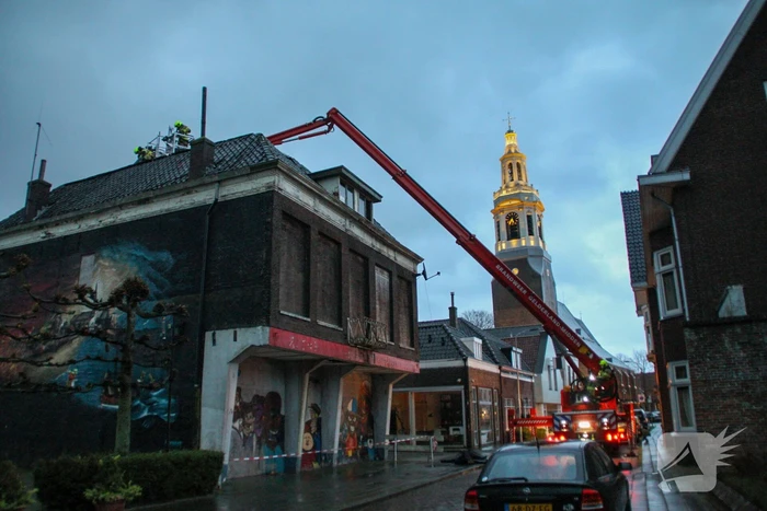 Dakbedekking laat los door harde wind