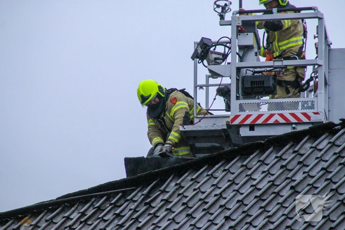 Dakbedekking laat los door harde wind