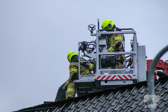 Dakbedekking laat los door harde wind