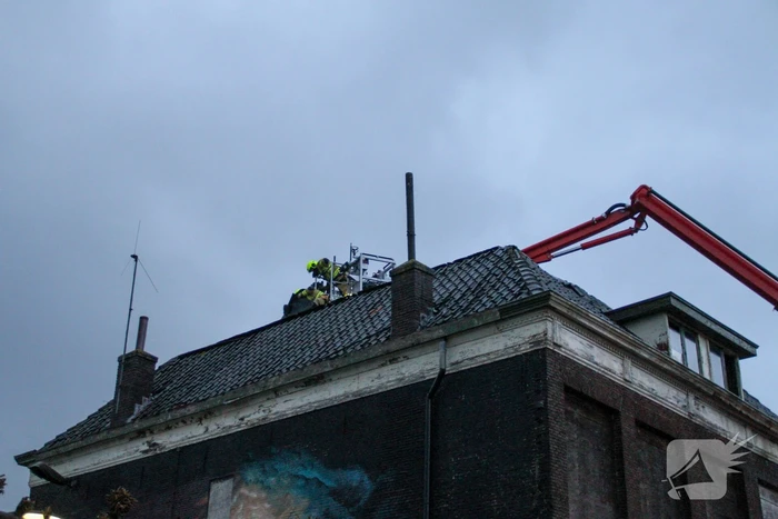 Dakbedekking laat los door harde wind