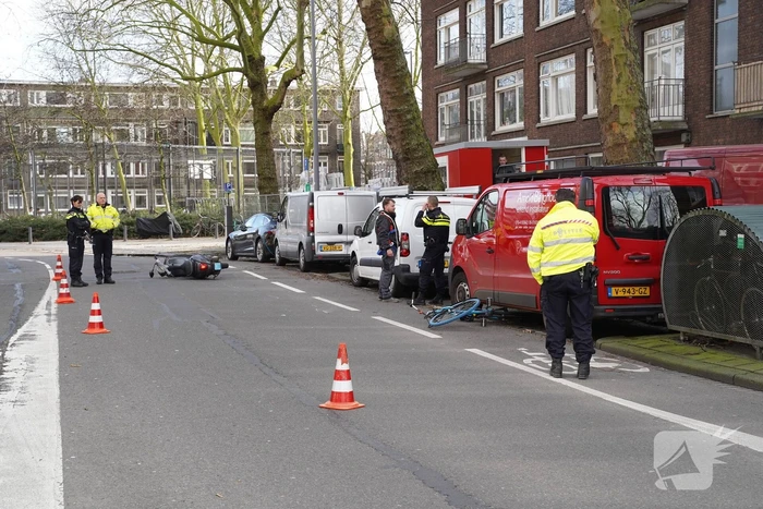 Gewonde na botsing tussen fietser en scooter