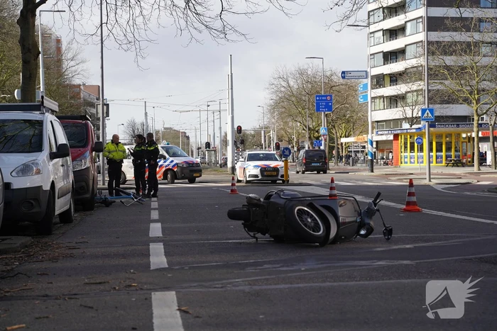 Gewonde na botsing tussen fietser en scooter