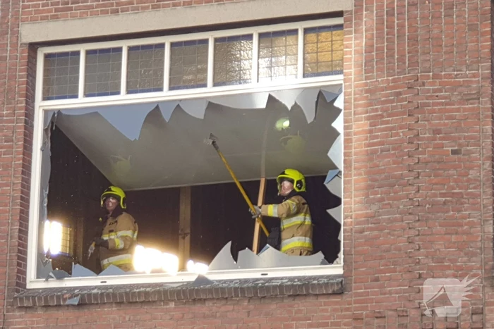 Raam gesprongen door harde wind